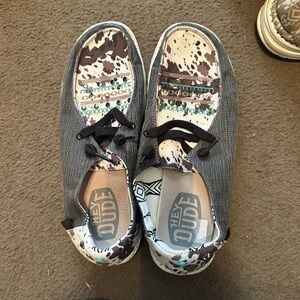 Hey Dude Women’s buckle specific pattern